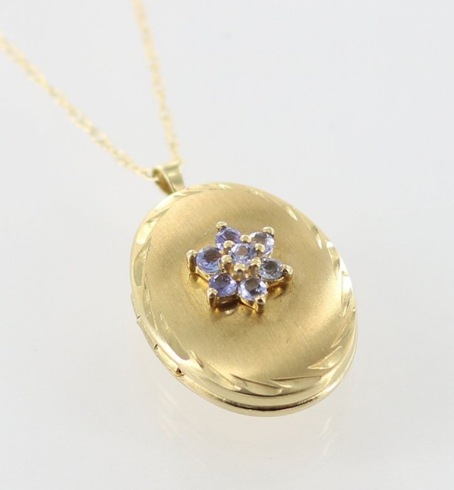 Tanzanite locket Clearance